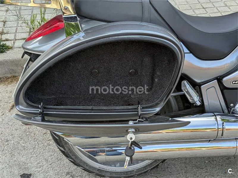 Suzuki Intruder M1800R – Vista 11