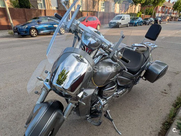Suzuki Intruder M1800R – Vista 4