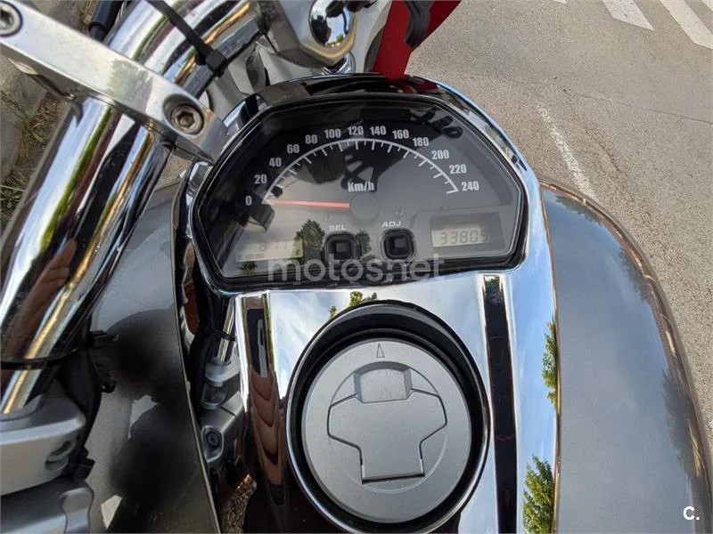 Suzuki Intruder M1800R – Vista 6