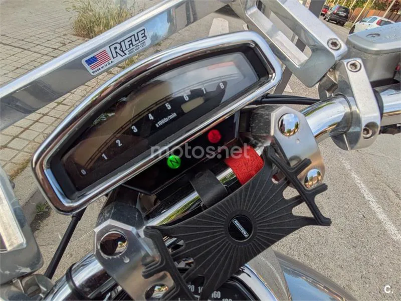 Suzuki Intruder M1800R – Vista 9