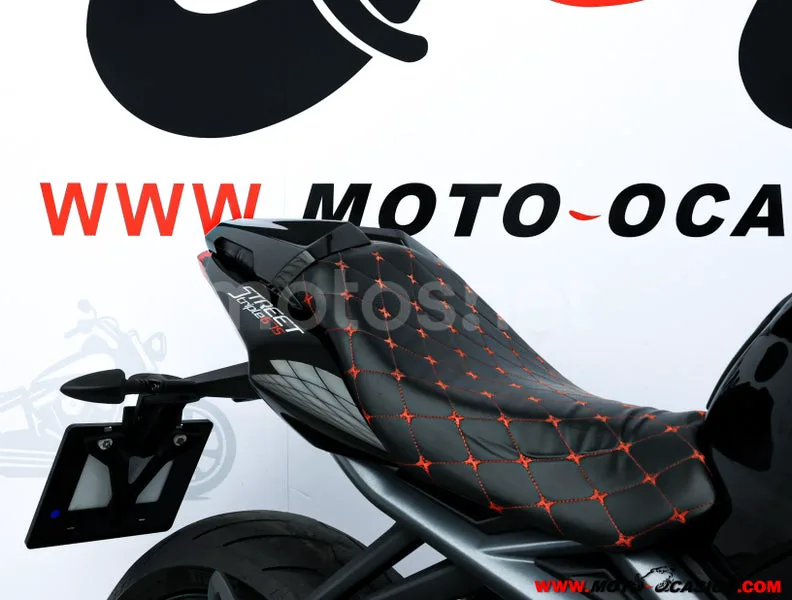 Triumph Street Triple – Vista 11