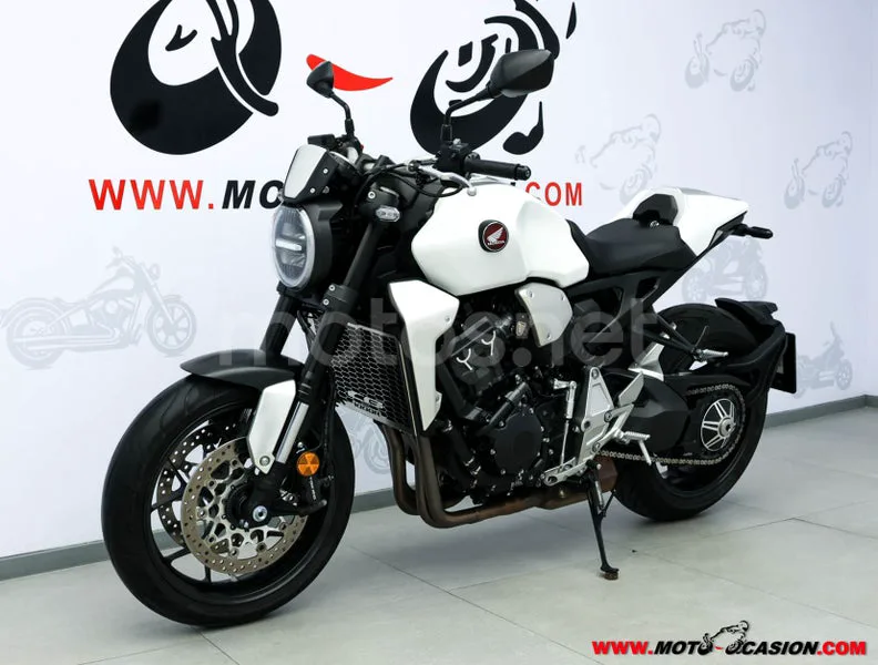 Honda CB 1000R – Vista 8