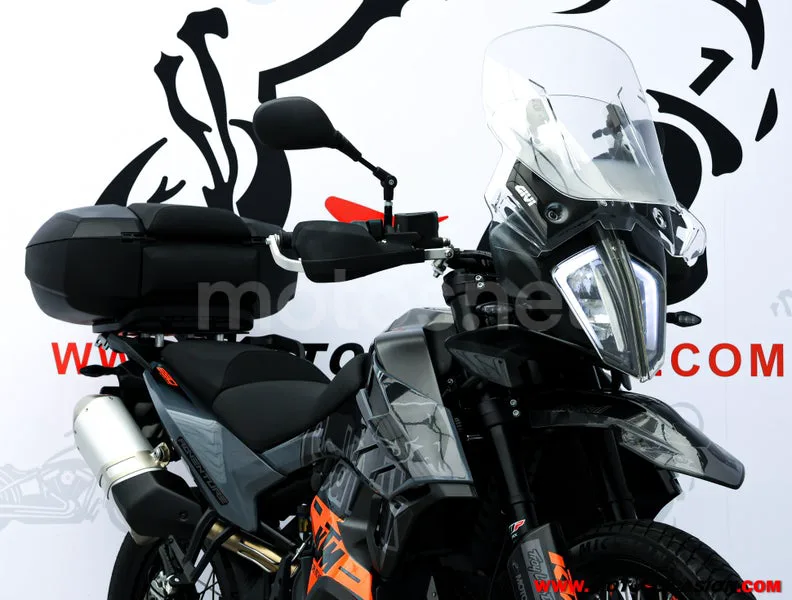 KTM 890 – Vista 4