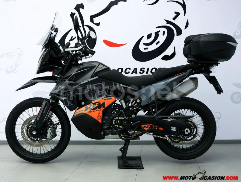 KTM 890 – Vista 7