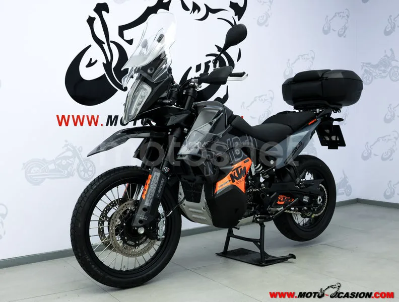 KTM 890 – Vista 8