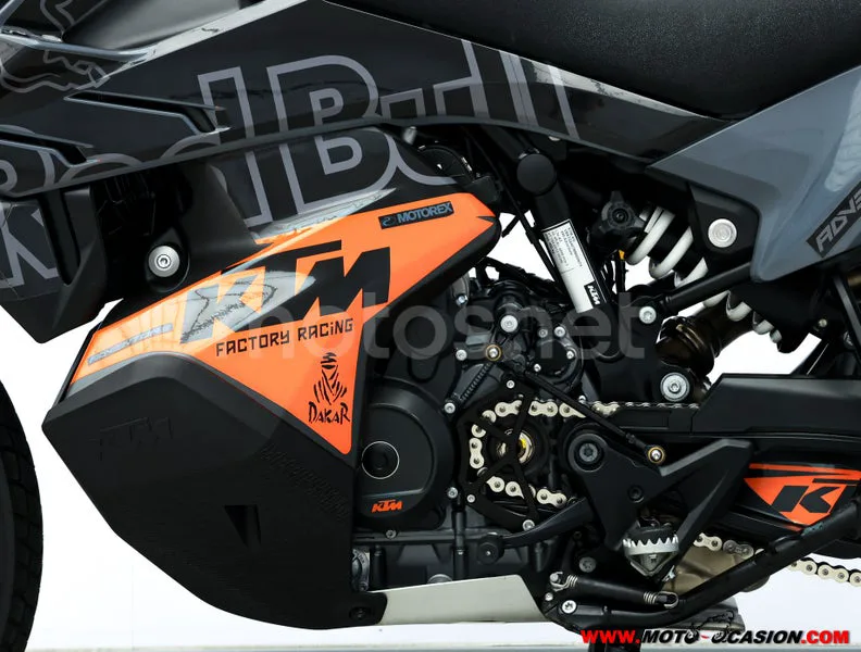 KTM 890 – Vista 10