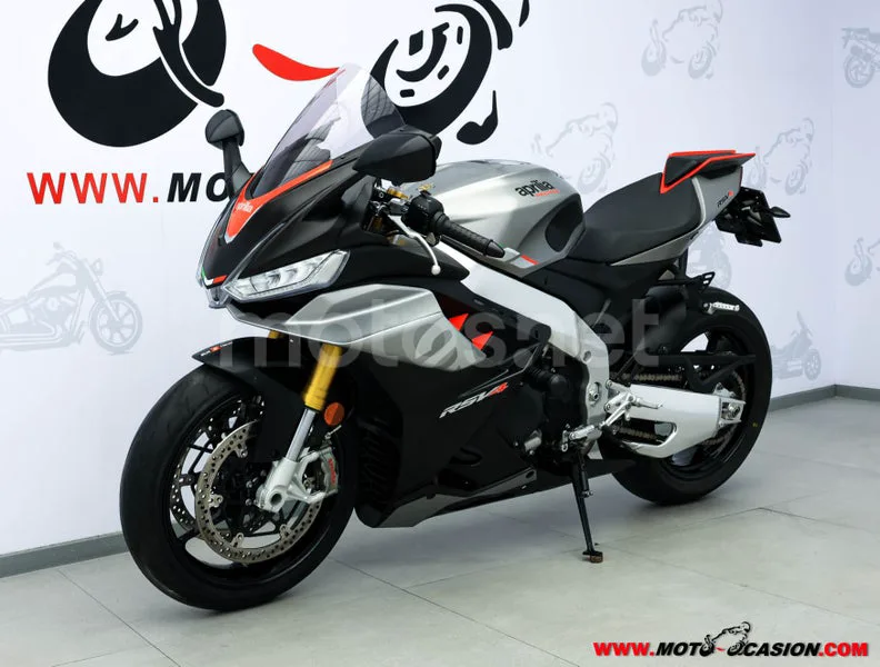 Aprilia RSV4 – Vista 8