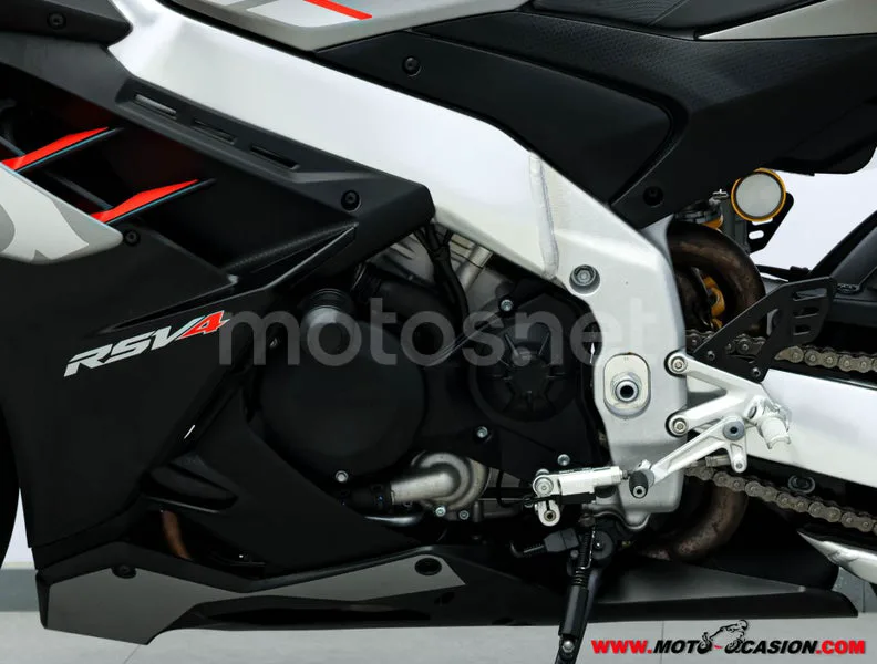 Aprilia RSV4 – Vista 10