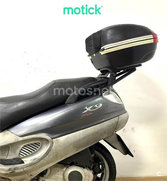 Piaggio X9 125 – Vista 7