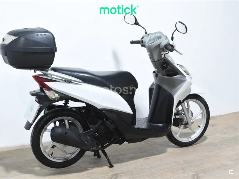 Honda Vision 110 – Vista 10