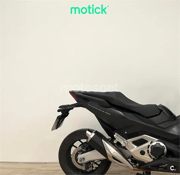 Honda Forza 750 – Vista 3
