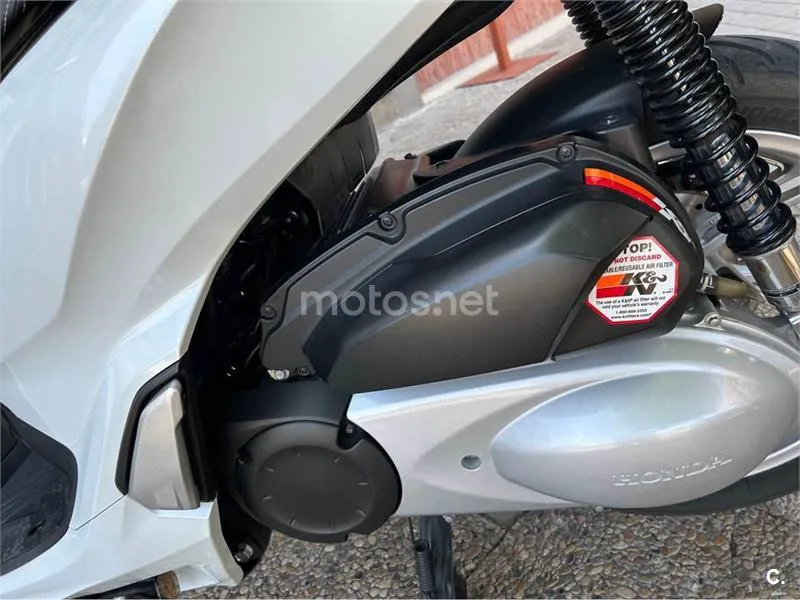 Honda SH 300i – Vista 4