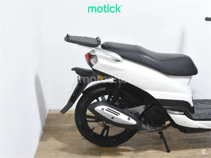Peugeot Tweet 125 – Vista 3