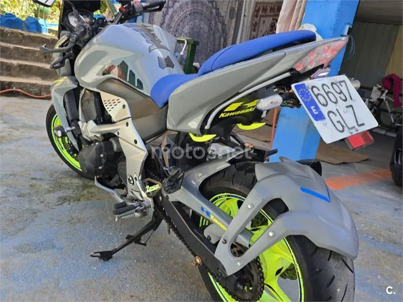 Kawasaki Z750 - Vista 14