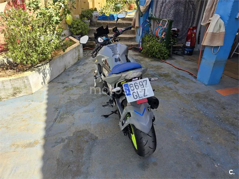 Kawasaki Z750 - Vista 10