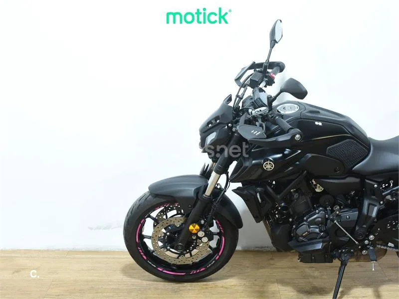 Yamaha MT-07 – Vista 8