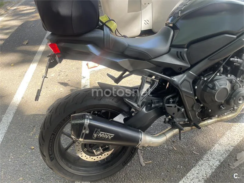 Honda CB650R - Vista 15