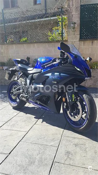 Yamaha R7 – Vista 4