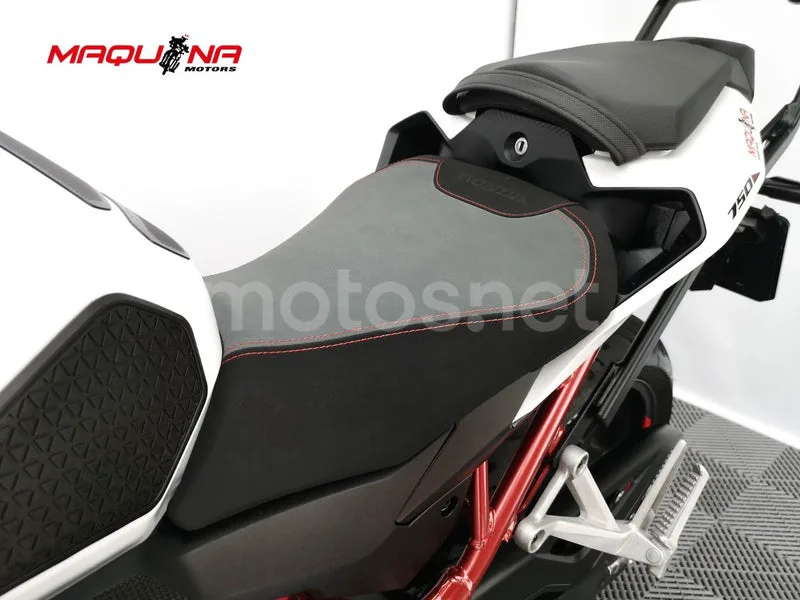Honda CB 750 Hornet E-Cluth – Vista 26