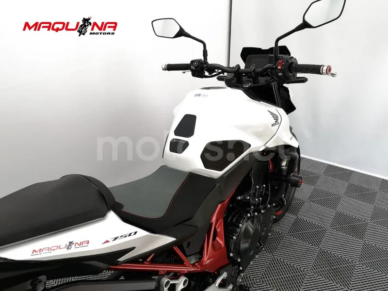 Honda CB 750 Hornet E-Cluth – Vista 8