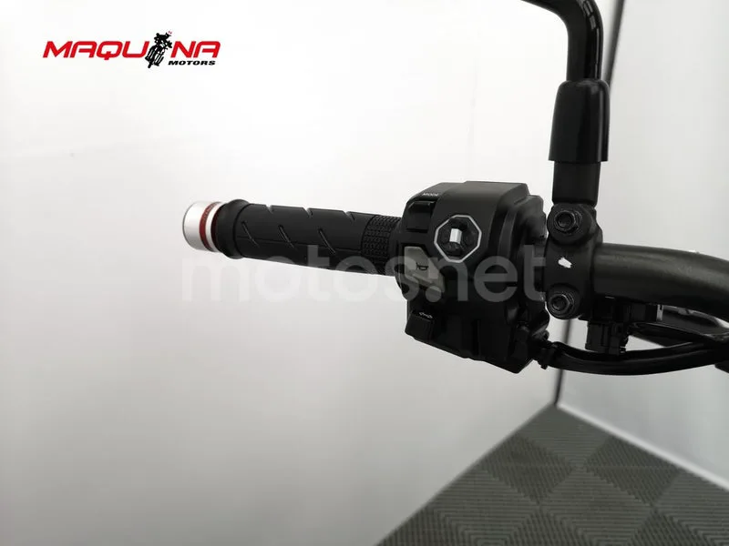 Honda CB 750 Hornet E-Cluth – Vista 9