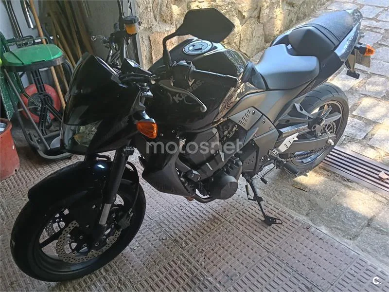 Kawasaki Z750 – Vista 3