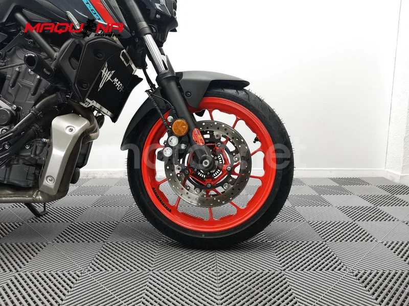 Yamaha MT-07 – Vista 12
