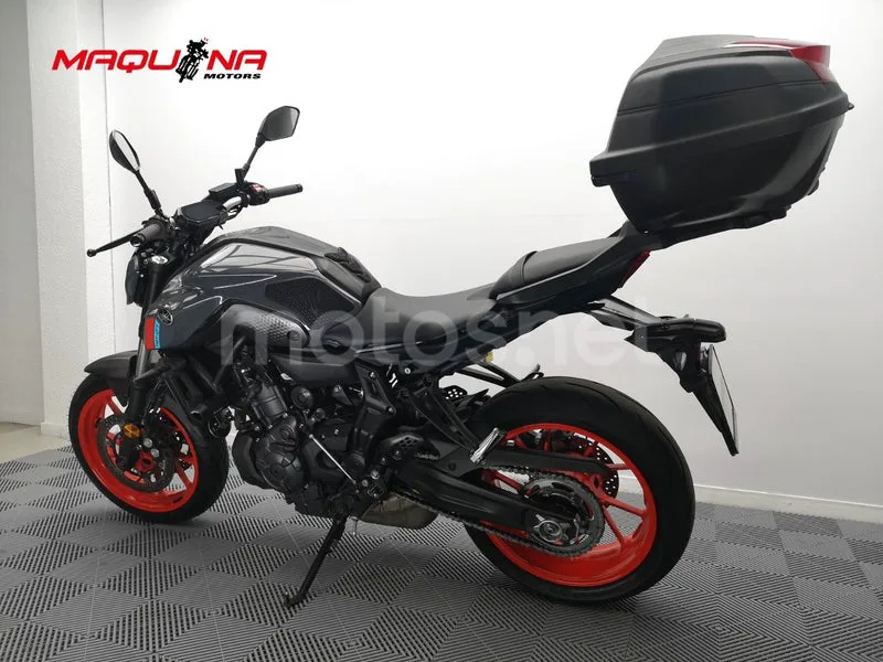 Yamaha MT-07 – Vista 18