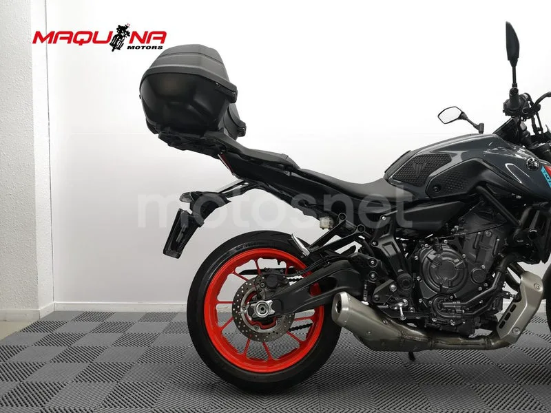 Yamaha MT-07 – Vista 7