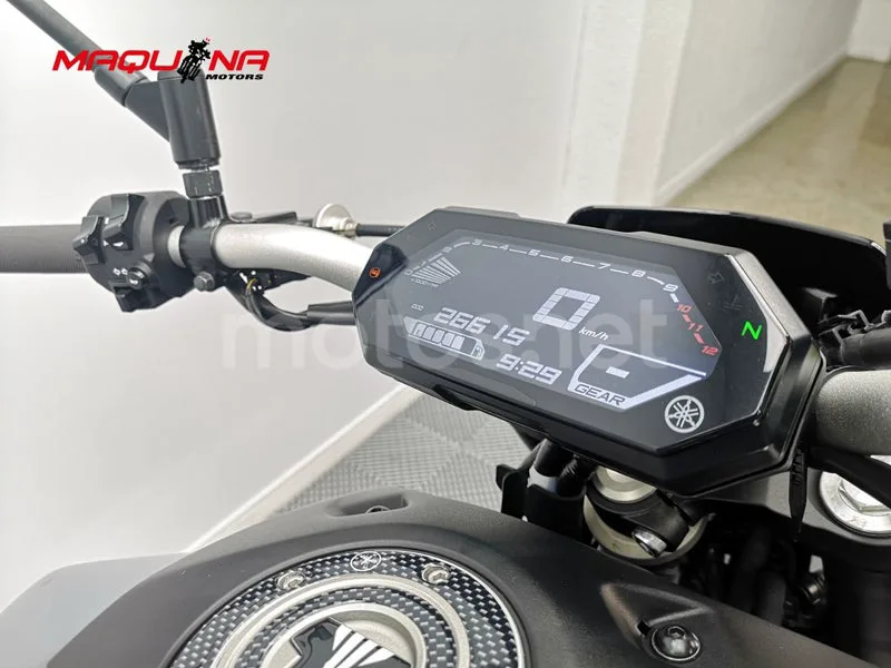 Yamaha MT-07 – Vista 9