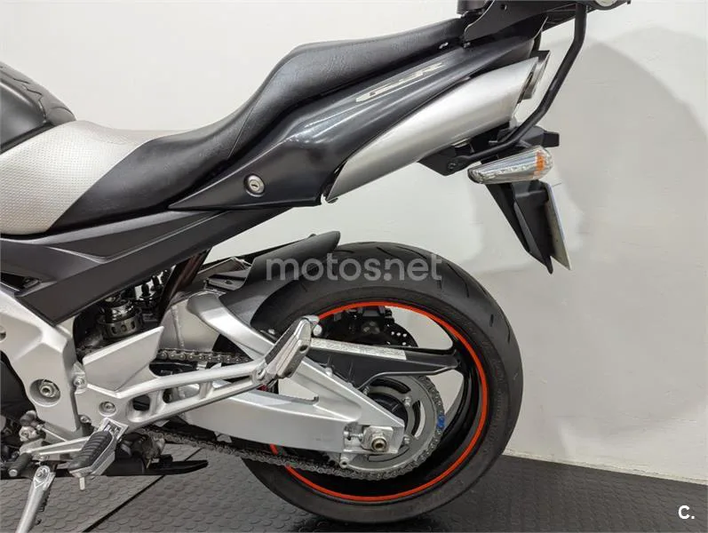 Suzuki GSR 600 – Vista 4