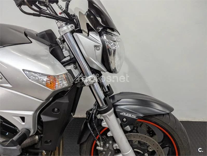 Suzuki GSR 600 – Vista 6