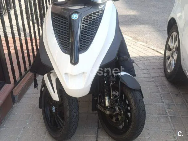 Piaggio MP3 Yourban 300 LT Sport – Vista 5