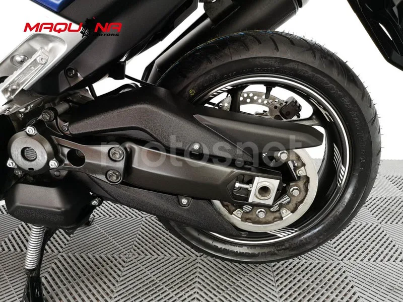 Yamaha TMAX – Vista 20