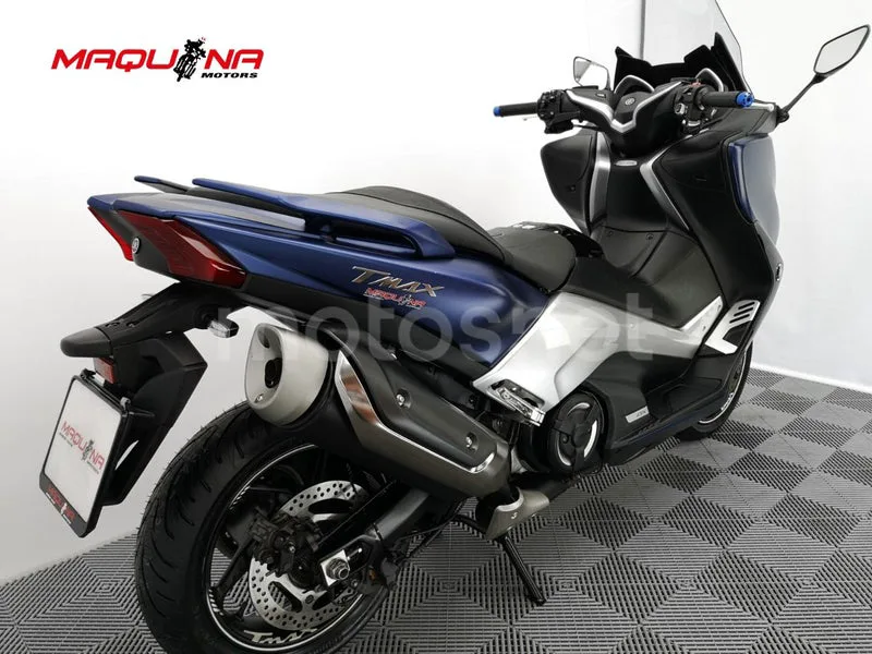Yamaha TMAX – Vista 5