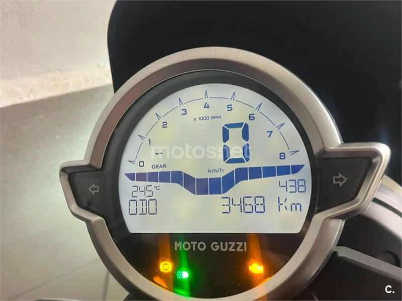 Moto Guzzi V7 – Vista 4