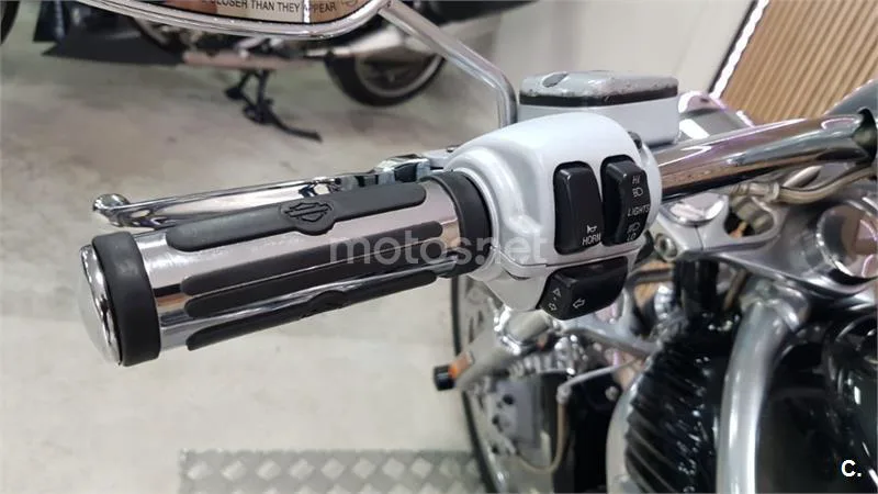 Harley-Davidson V-Rod – Vista 32