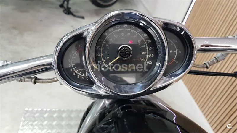 Harley-Davidson V-Rod – Vista 33