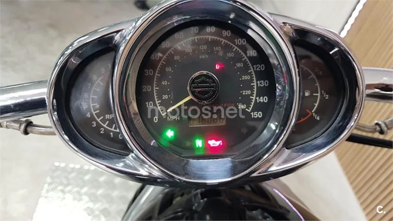 Harley-Davidson V-Rod – Vista 35
