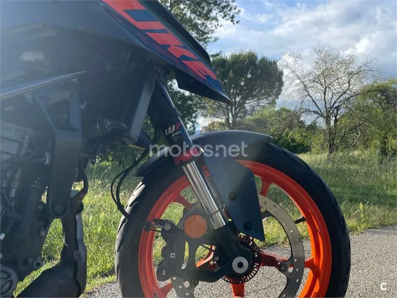 KTM 125 – Vista 7