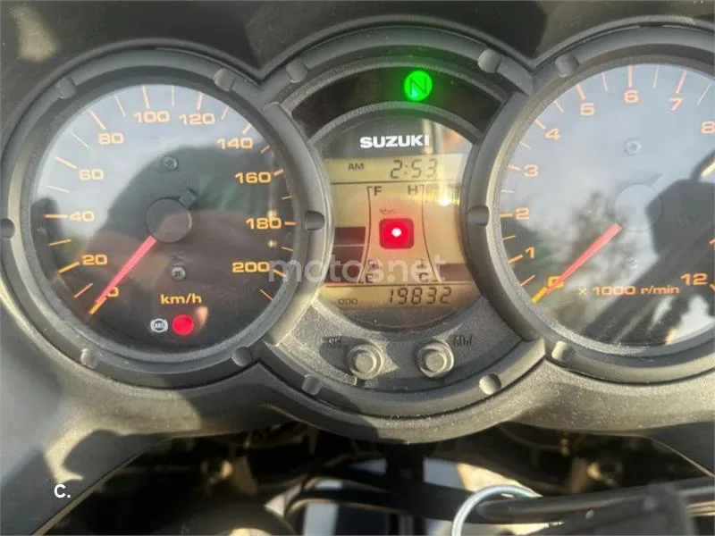 Suzuki V-Strom 650 – Vista 8