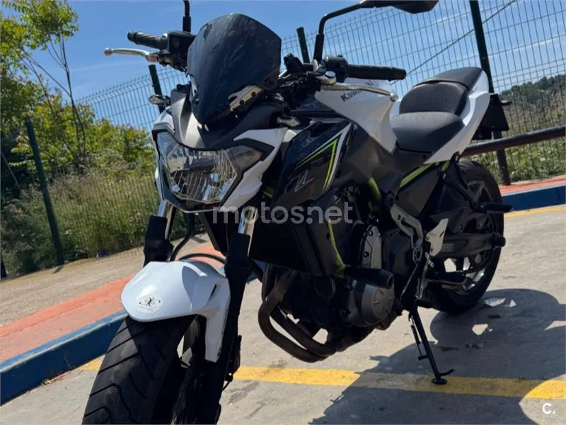 Kawasaki Z650 – Vista 10
