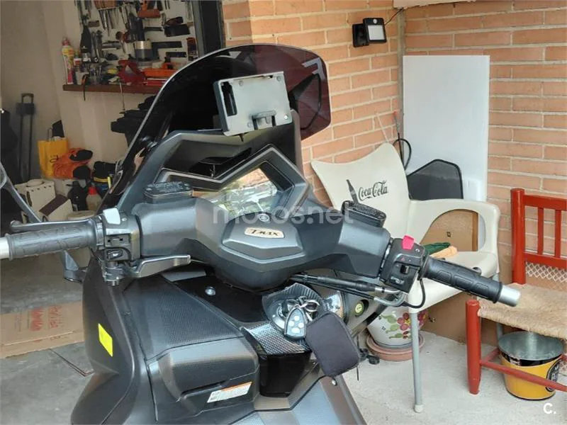 Yamaha TMAX 530 – Vista 12