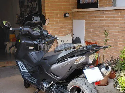 Yamaha TMAX 530 – Vista 15