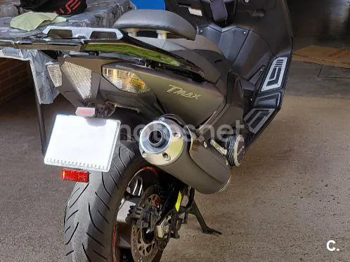 Yamaha TMAX 530 – Vista 16