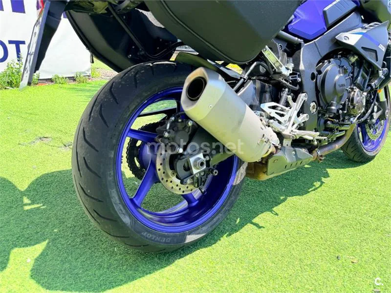 Yamaha MT-10 – Vista 12