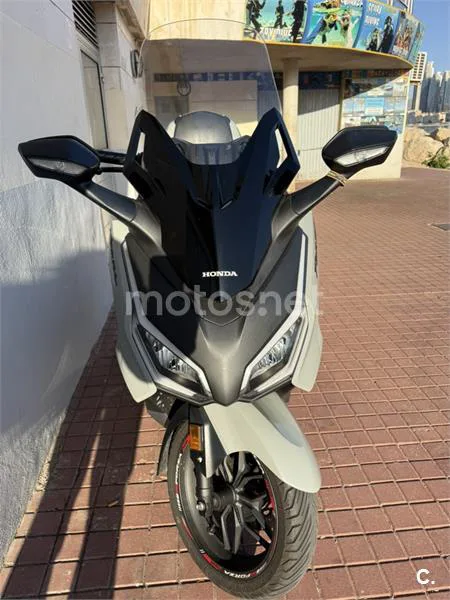 Honda Forza 350 – Vista 4