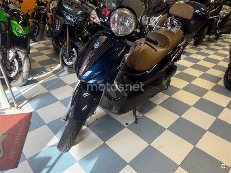Piaggio Beverly 250 – Vista 8