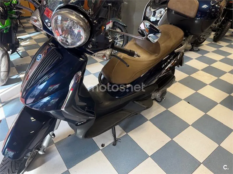 Piaggio Beverly 250 – Vista 9