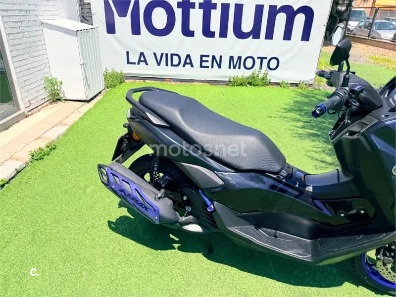Yamaha NMAX – Vista 7